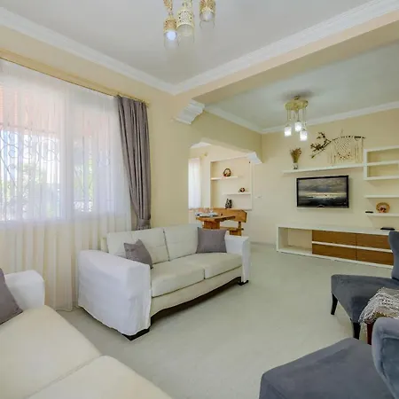 度假居 Nergis Tatil Evi